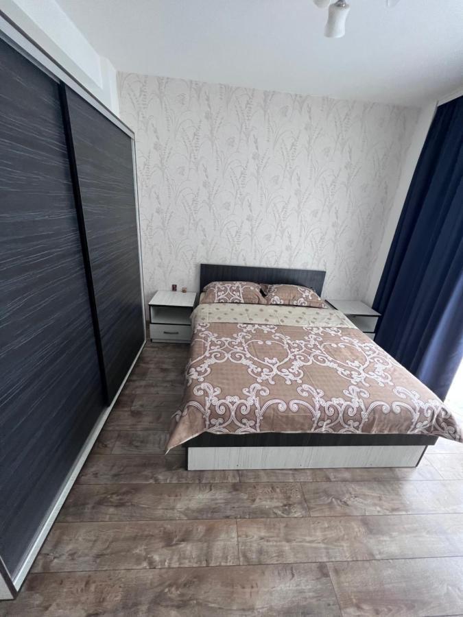 Апартаменты Nesta Apartament Фэлтичени Экстерьер фото